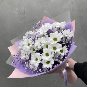 Букет «Хризантемы ромашки с гипсофилой»