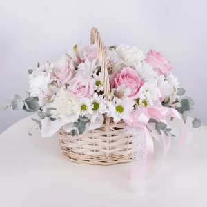 Корзина с цветами «Примавера» из роз и хризантем