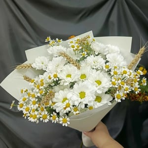 Букет с ромашками и пшеницей