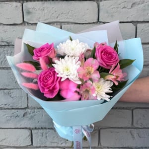 Букет «Нежное влечение» из роз и хризантем