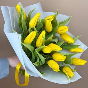 Букет из 15 жёлтых тюльпанов