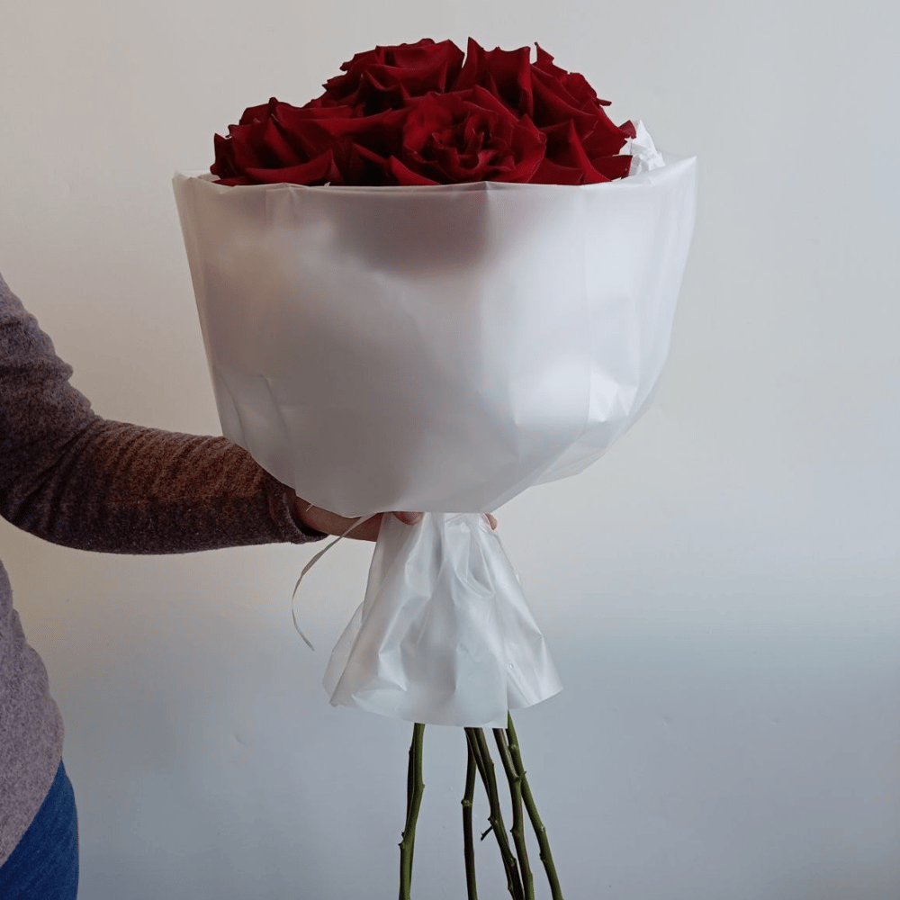 Моно букет из красных французских роз