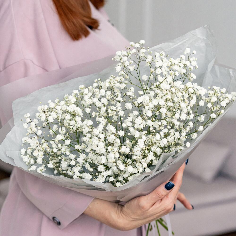 Воздушный букет из белой гипсофилы