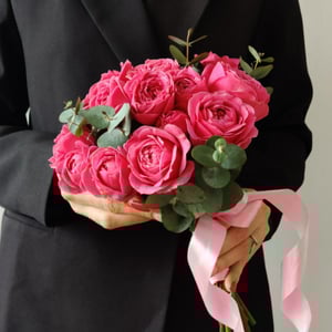 Пионовидные розы и эвкалипт для невесты