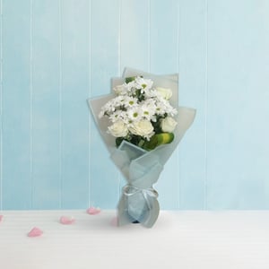 Букет «Магия» из роз и хризантем