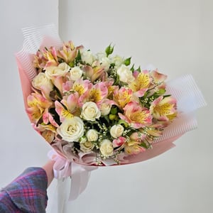 Букет из стойких альстромерий