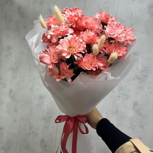 Букет из кустовых хризантем ромашек