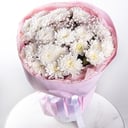 Букет «Звездная симфония» из хризантем и гипсофил