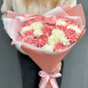 Букет с нежными диантусами из гвоздик