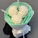 Букет из белых хризантем