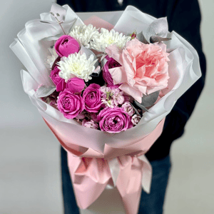 Букет «Летний полдень» из роз и экзотических цветов