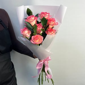 Авторский букет 90 - Бело-розовая роза