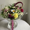 Букет «Яркий день» из хризантем и гвоздик