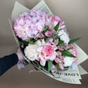 Авторский букет с гортензией и французск