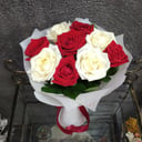 Букет из 9 роз (красные и белые)