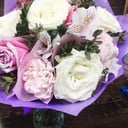 Букет «Предчувствие любви» из роз и гвоздик