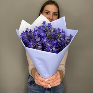 Букет гиацинт из экзотических цветов