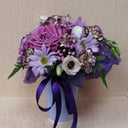 Коробка с цветами «Комплимент в стаканчике» из эустом и хризантем