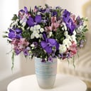 Облачная симфония из эустом и хризантем