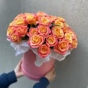 Букет роз в шляпной коробке