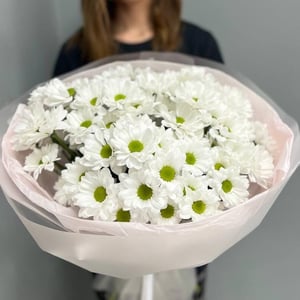 Букет с ромашковидными хризантемами