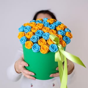 Шоколадные розы в коробочке микс