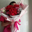 Букет «Вечерняя симфония» из роз и эустом