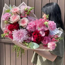 Букет «Ягодный» из эустом и роз