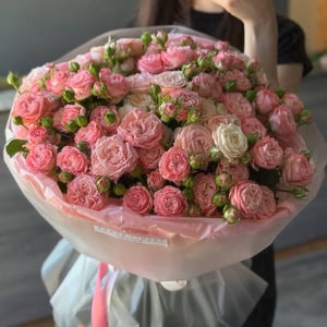 Букет пионовидных роз