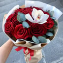 Букет "Kiss me" из роз и орхидей