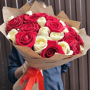 Букет «Микс белых и красных роз»