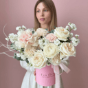 Шляпная коробка с цветами «Цветы ароматные в коробке» из экзотических цветов