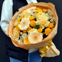 Букет "Солнечный день" из роз и ромашек