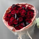 Букет из 23 роз и эвкалипта