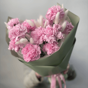 Букет «Мятный бриз» из гвоздик