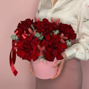 Шляпная коробка с цветами «Композиция "Рокси"»