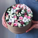 Подарочный набор «Ring 7» из роз и хризантем