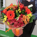 Здравствуй школа из хризантем и альстромерий