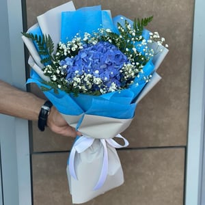 Букет «Пучина волн» из гипсофил и гортензий