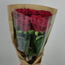 Букет «Роза красная в крафт упаковке»