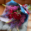 Букет с пионами и сиренью