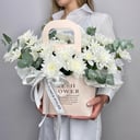 Коробка с цветами «Альпийское сияние» из хризантем