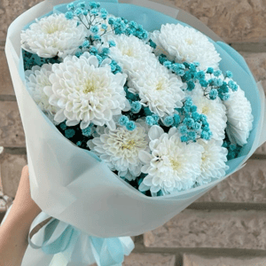 Букет «Ласковое облако» из хризантем и гипсофил