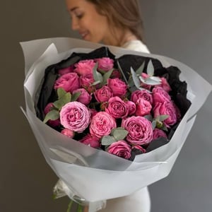 Букет цветов пионовидная роза