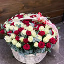 Композиция «101 краснобелая Роза в корзине»