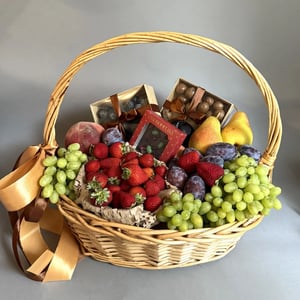 Корзина с фруктами Летний сад