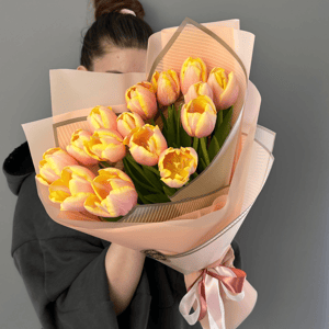 Букет с тюльпанами манго