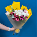 Сборный букет с лилией из альстромерий и роз