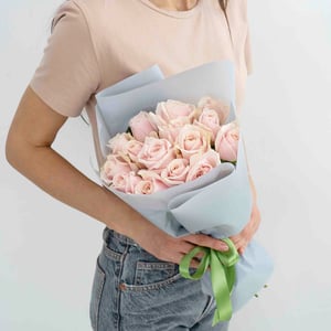Букет из нежных роз 15 шт.