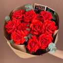Букет «Красные французские розы с эвкалиптом»